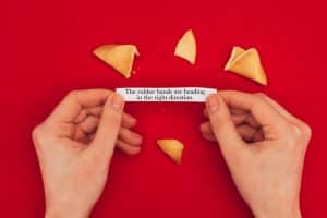 Rubber band fortune cookie for HRT